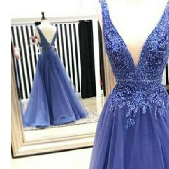 A line princess v-neck gown - Picture 4 of 4